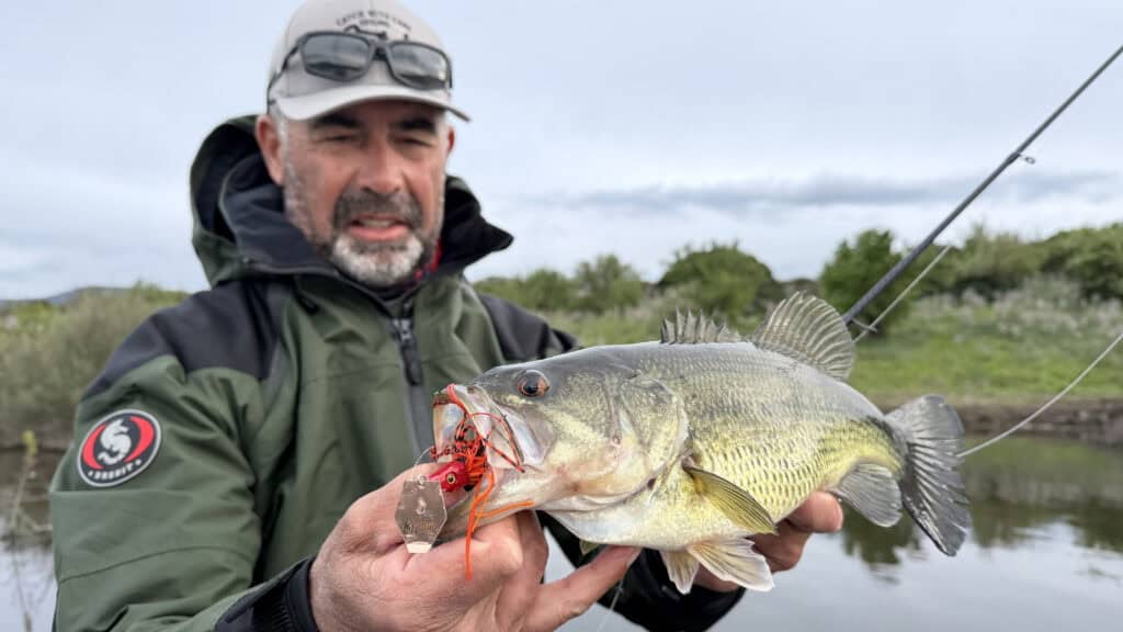 Evert Oostdam met grote bass