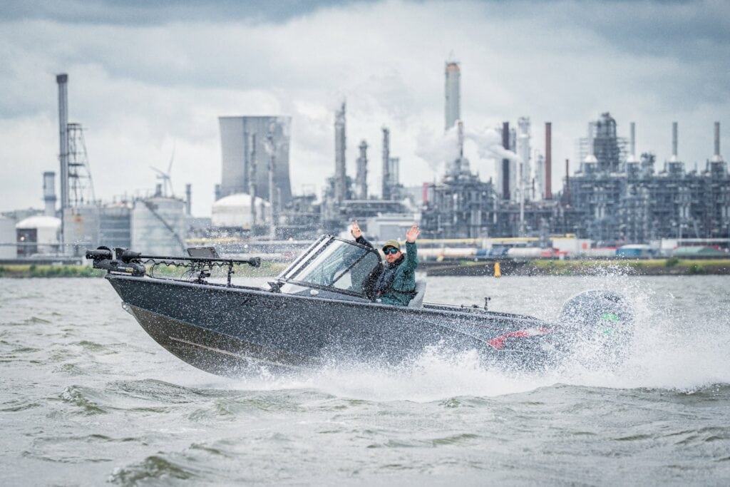 visboot in volle vaart